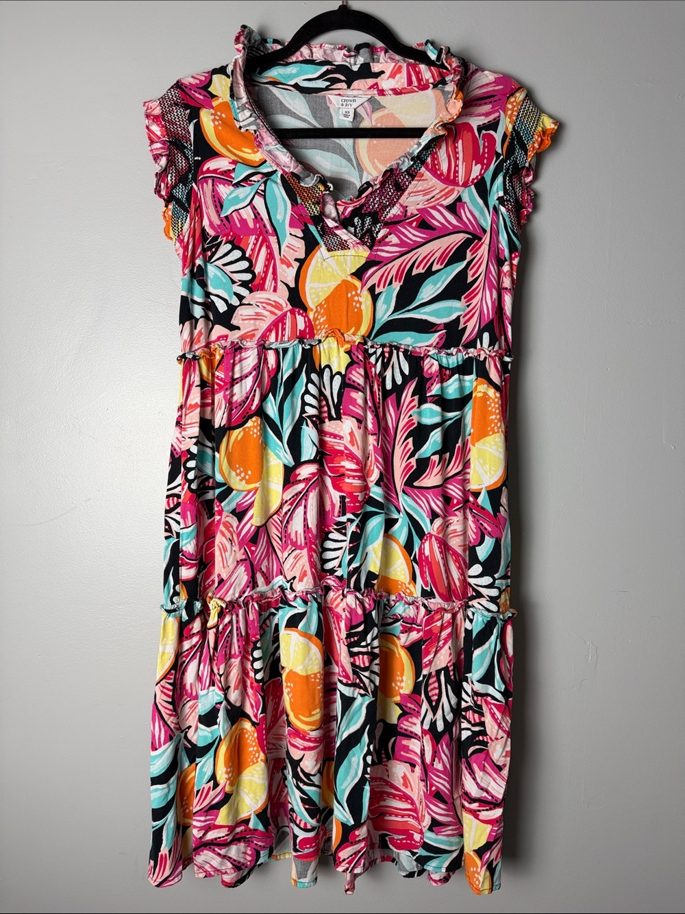 Women’s Crown & Ivy Tropical Floral Smocked Ruffle V-Neck Midi Dress XS